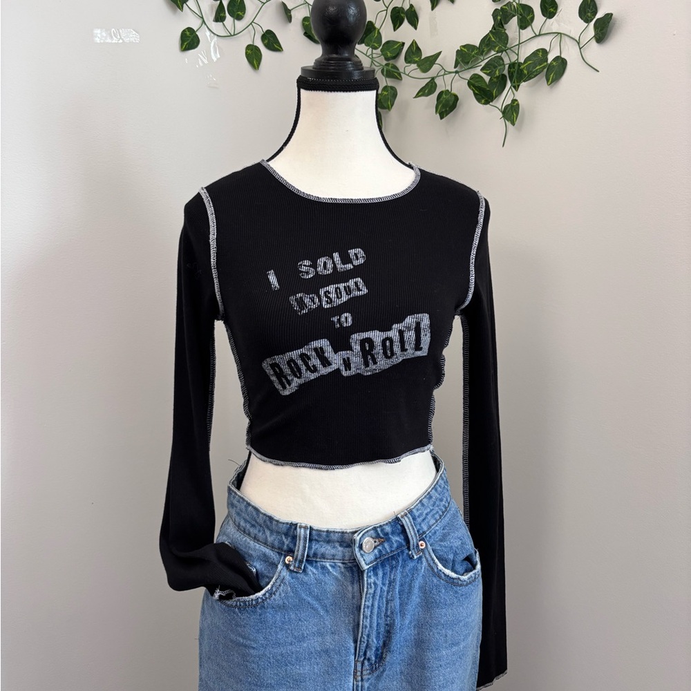 Black Rock N Roll Graphic Long Sleeve Crop Top Size S
